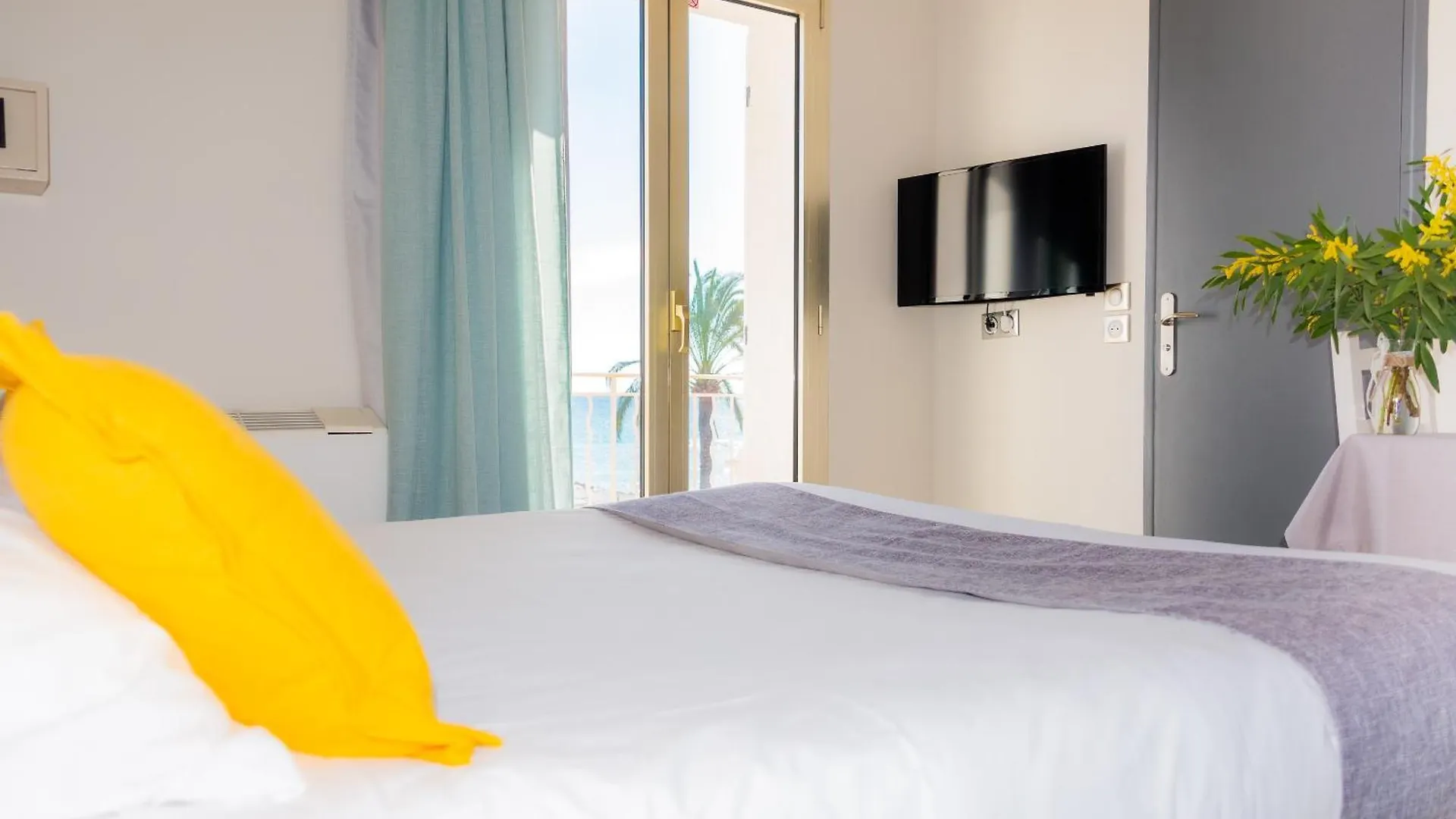 Hotel Et Appartements Reine D'Azur Roquebrune-Cap-Martin 3*,  France